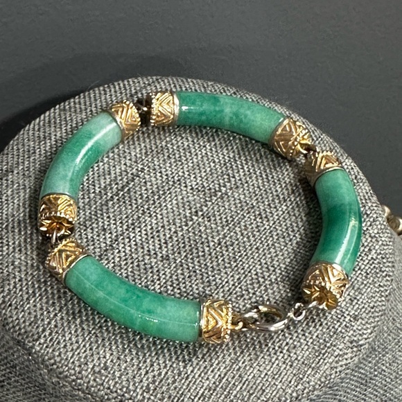 Vintage Gold Tone & Jade 7” Bracelet - Picture 2 of 4